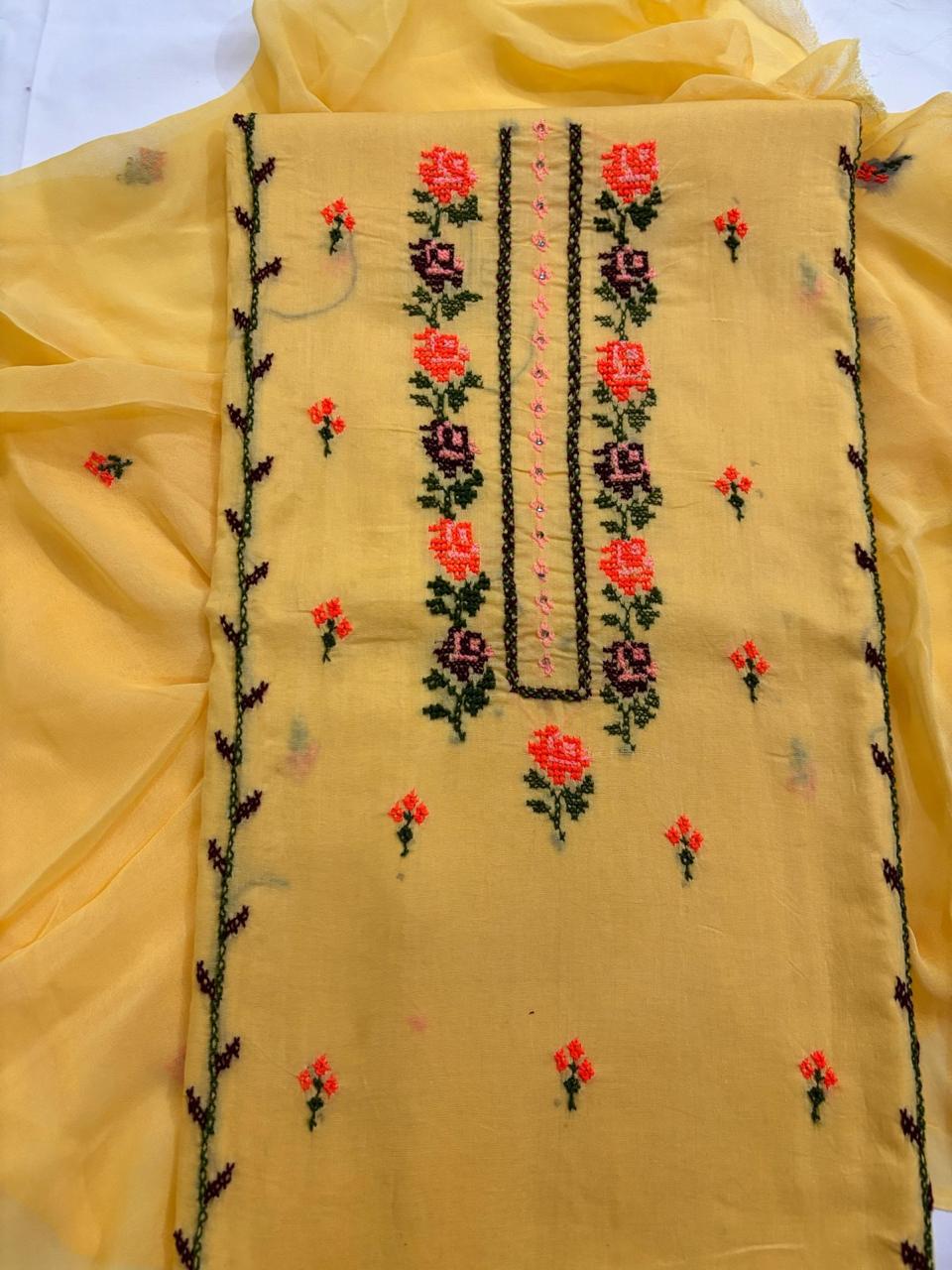 Yellow & Floral Hand-Embroidered Lawn Suit – 3 Piece | Abrak